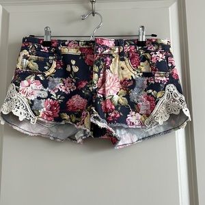 ❌SOLD❌ Youth girls shorts